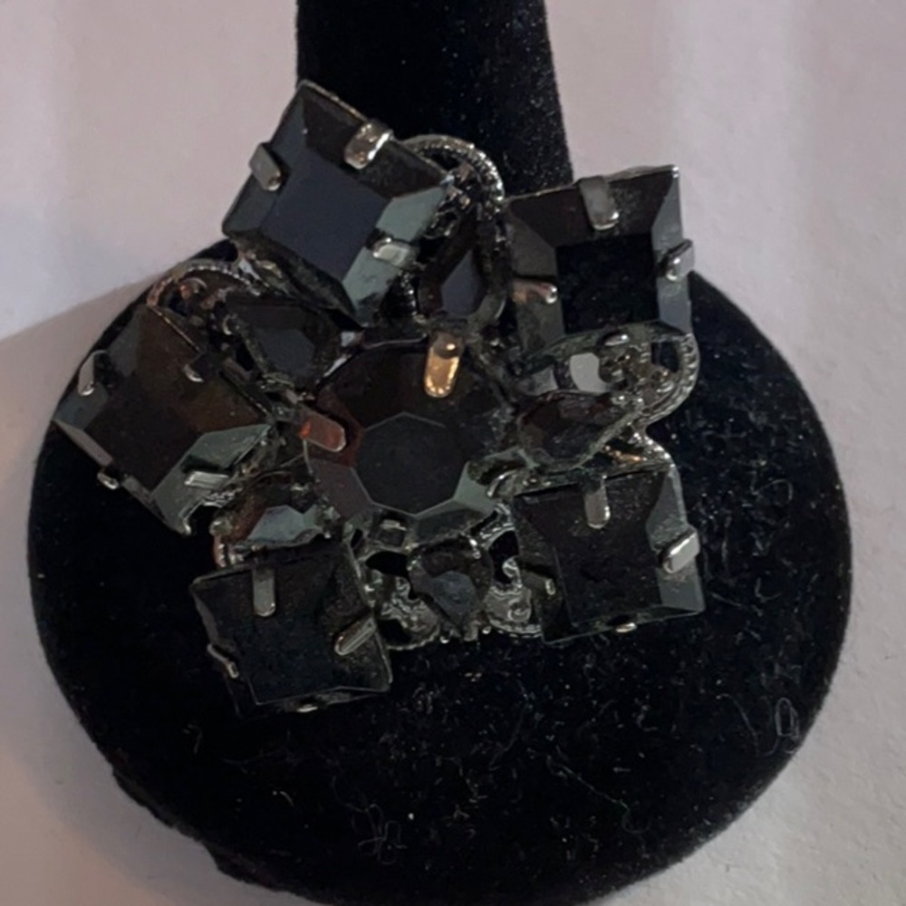 Vintage Crystal Floral/Geometric Gemstone Ring